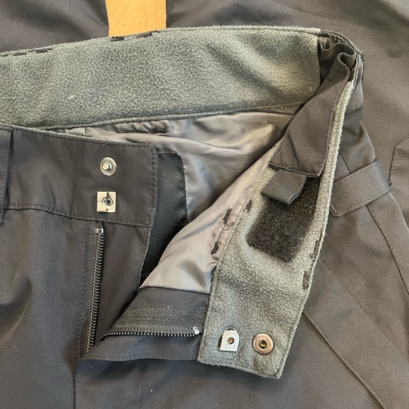 Black DC waterproof snow pants - Picture 3 of 4